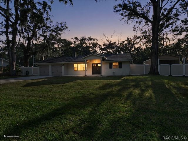 779 N Palm Springs Terrace, Crystal River, FL 34429