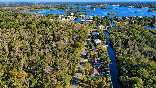 779 N Palm Springs Terrace, Crystal River, FL 34429
