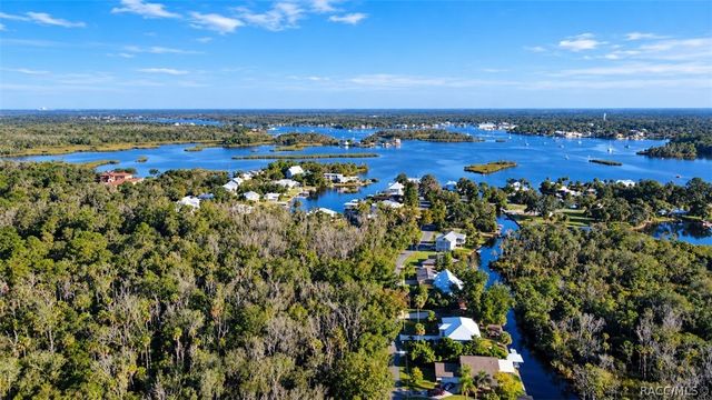 779 N Palm Springs Terrace, Crystal River, FL 34429