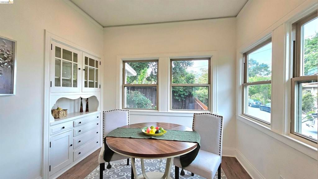 Image 10 of property listing at 1404 Pine St, Martinez, CA 94553
