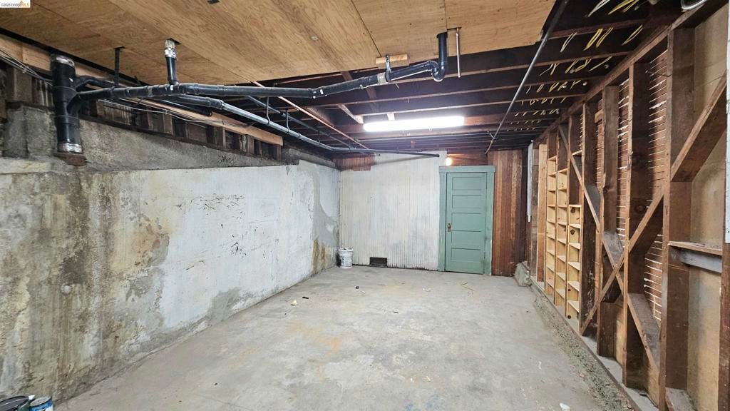 Image 27 of property listing at 1404 Pine St, Martinez, CA 94553