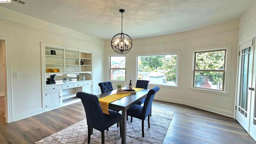 Image 6 of property listing at 1404 Pine St, Martinez, CA 94553