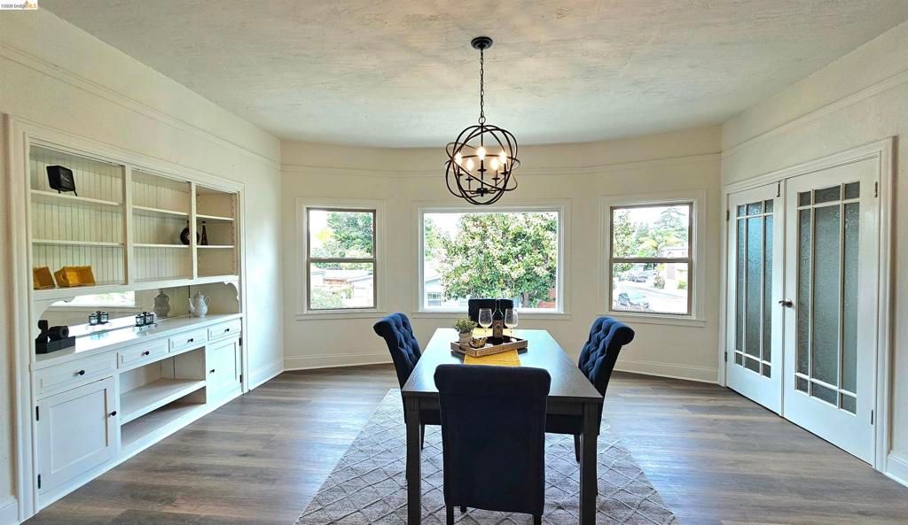 Image 7 of property listing at 1404 Pine St, Martinez, CA 94553