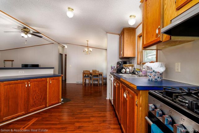 4995 Croissant Street, Dearborn Heights, MI 48125