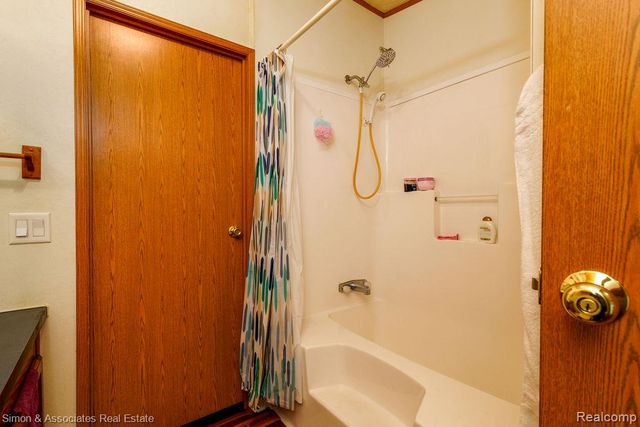 4995 Croissant Street, Dearborn Heights, MI 48125