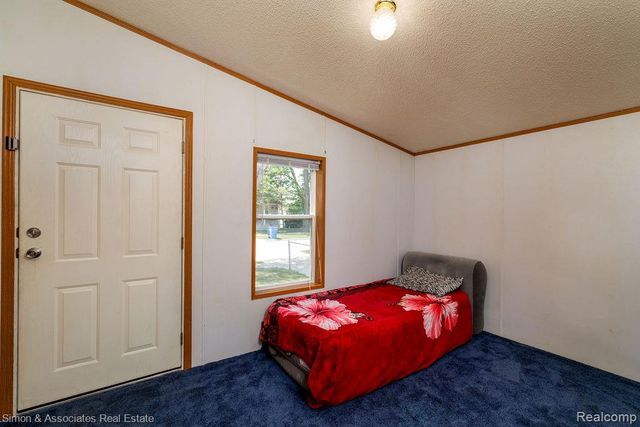 4995 Croissant Street, Dearborn Heights, MI 48125