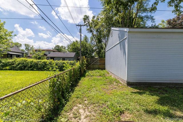 4995 Croissant Street, Dearborn Heights, MI 48125