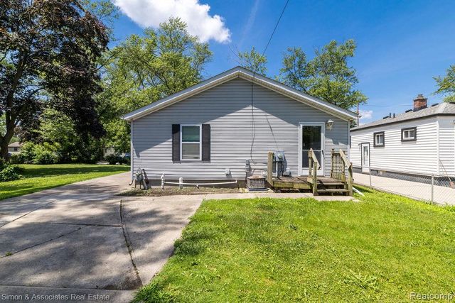 4995 Croissant Street, Dearborn Heights, MI 48125
