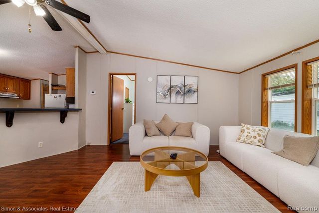 4995 Croissant Street, Dearborn Heights, MI 48125