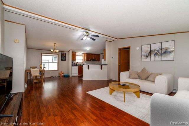 4995 Croissant Street, Dearborn Heights, MI 48125