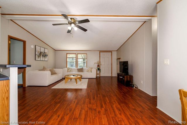 4995 Croissant Street, Dearborn Heights, MI 48125