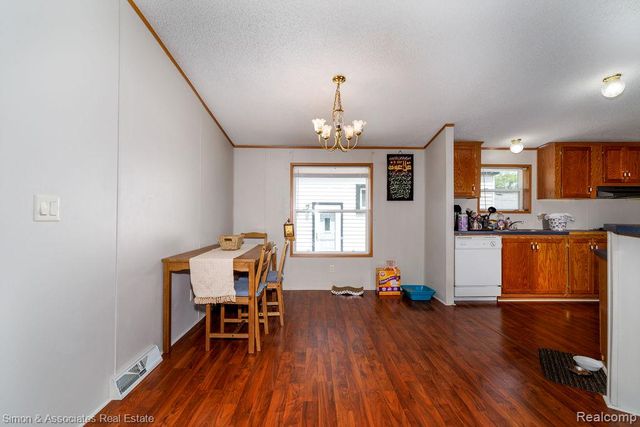 4995 Croissant Street, Dearborn Heights, MI 48125