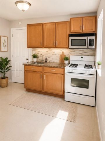 4280 NW 171st St, Miami Gardens, FL 33055