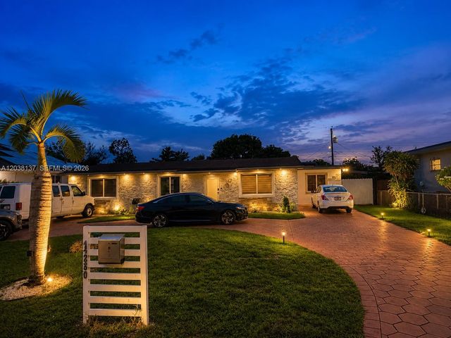 4280 NW 171st St, Miami Gardens, FL 33055