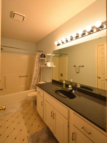 2014 Fox Valley Drive SW, Rochester, MN 55902