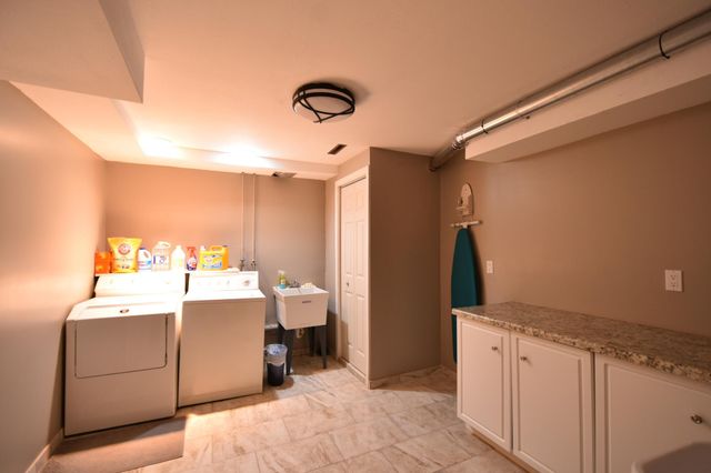 2014 Fox Valley Drive SW, Rochester, MN 55902