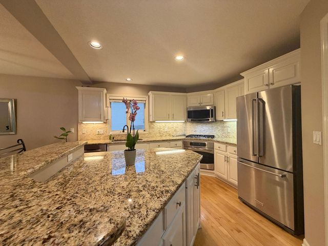 2014 Fox Valley Drive SW, Rochester, MN 55902