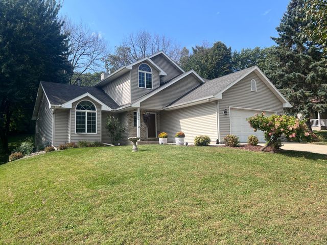 2014 Fox Valley Drive SW, Rochester, MN 55902