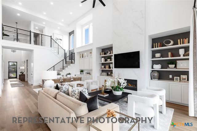 450 Cleveland Way, New Braunfels, TX 78130