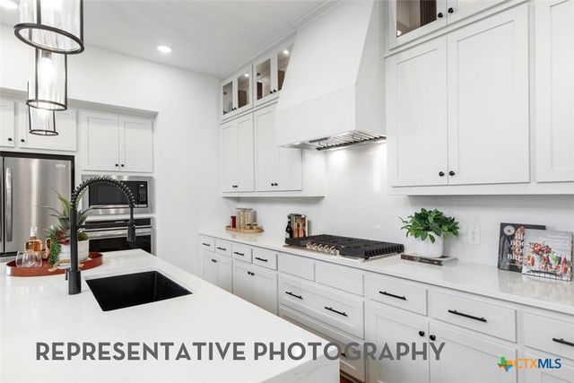 450 Cleveland Way, New Braunfels, TX 78130