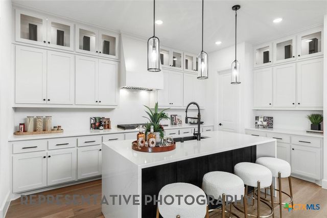 450 Cleveland Way, New Braunfels, TX 78130