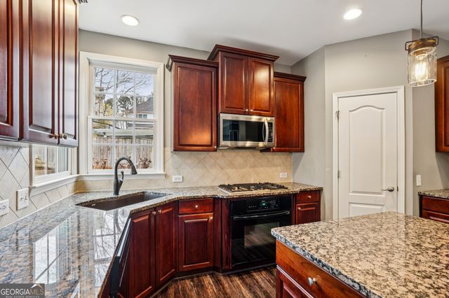 988 Poplar Mill Court, Buford, GA 30518