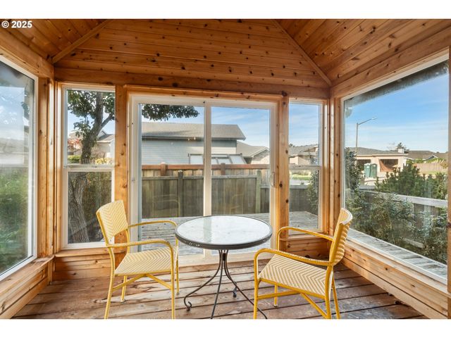 7208 EDGE CLIFF Dr, Brookings, OR 97415