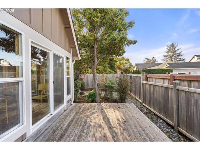 7208 EDGE CLIFF Dr, Brookings, OR 97415