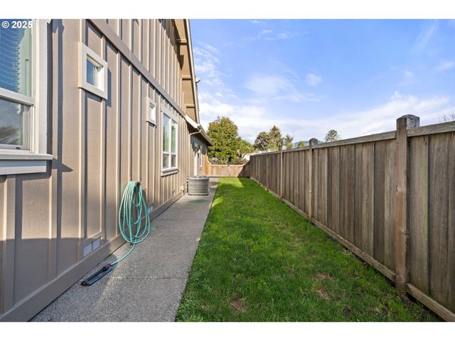 7208 EDGE CLIFF Dr, Brookings, OR 97415