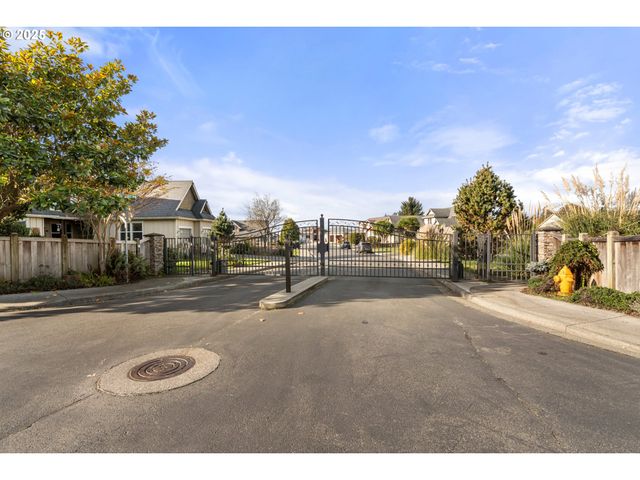 7208 EDGE CLIFF Dr, Brookings, OR 97415