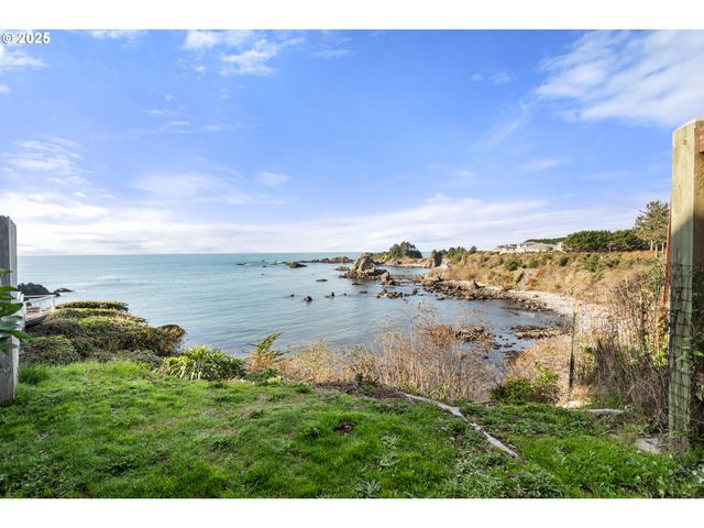 7208 EDGE CLIFF Dr, Brookings, OR 97415