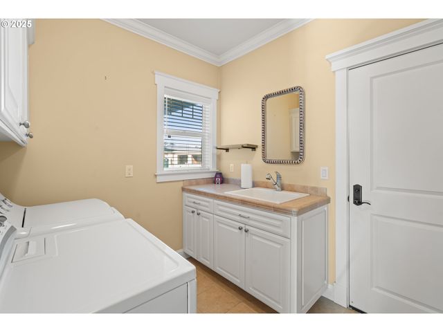 7208 EDGE CLIFF Dr, Brookings, OR 97415