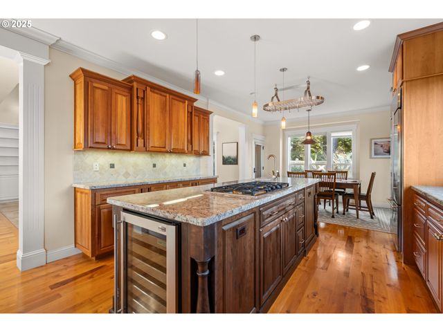 7208 EDGE CLIFF Dr, Brookings, OR 97415