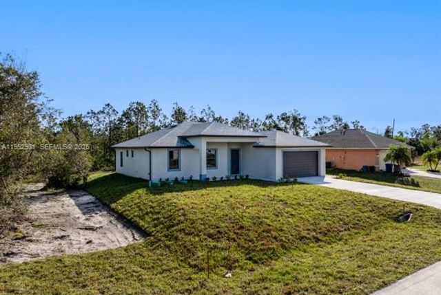1024 Chauncey AV, Lehigh Acres, FL 33971