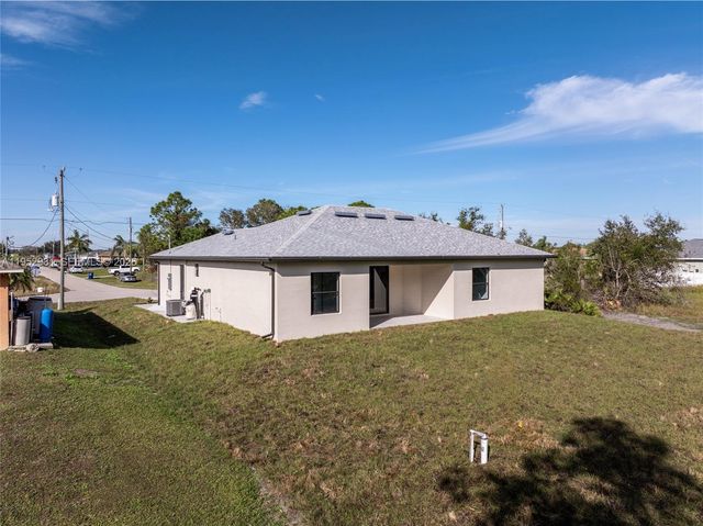 1024 Chauncey AV, Lehigh Acres, FL 33971