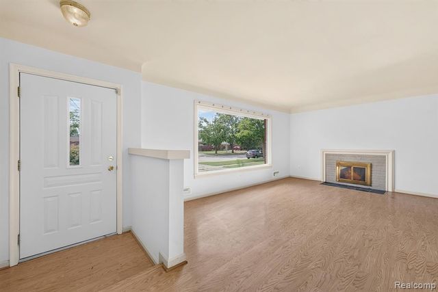 2288 Gorno Street, Trenton, MI 48183