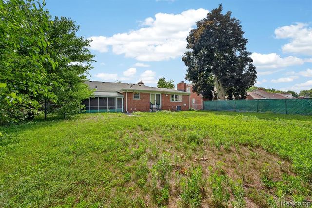 2288 Gorno Street, Trenton, MI 48183