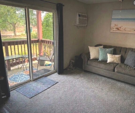 1000 Spruce Street 1A, Glendale Heights, IL 60139