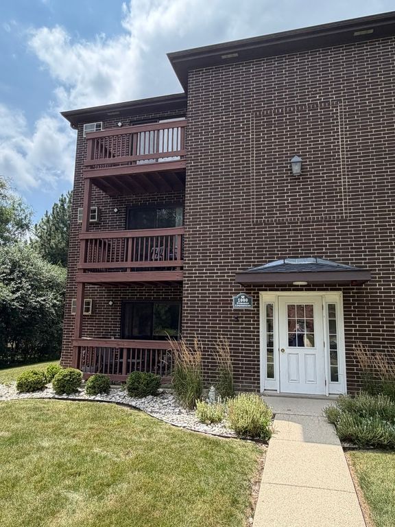 1000 Spruce Street 1A, Glendale Heights, IL 60139