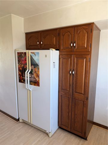 885 E Hill Dr, New Kensington, PA 15068