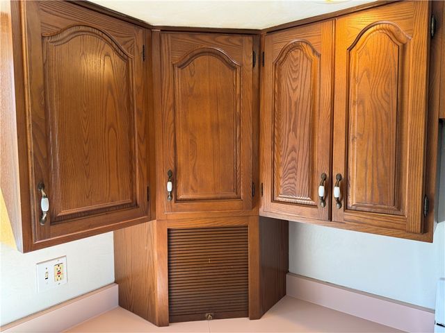 885 E Hill Dr, New Kensington, PA 15068