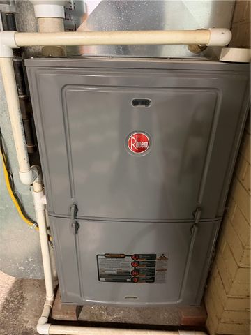 885 E Hill Dr, New Kensington, PA 15068