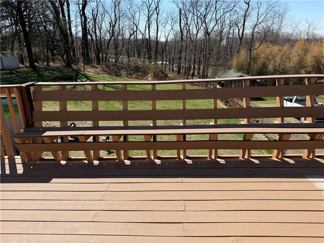 885 E Hill Dr, New Kensington, PA 15068