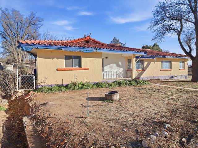 1414 Montana Vista Street, Espanola, NM 87532