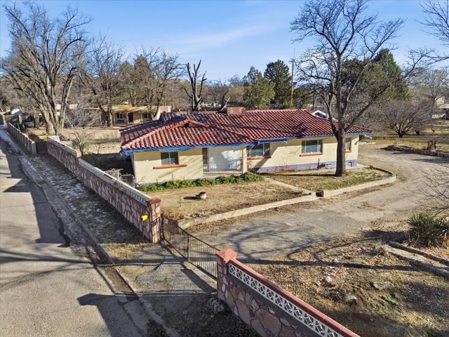 1414 Montana Vista Street, Espanola, NM 87532