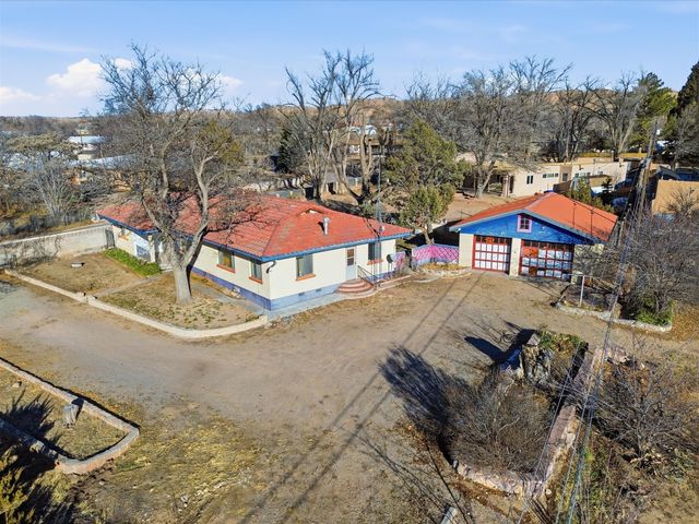 1414 Montana Vista Street, Espanola, NM 87532