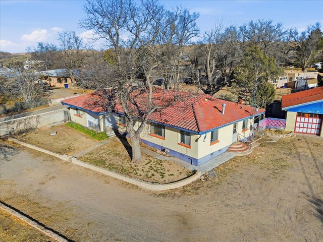 1414 Montana Vista Street, Espanola, NM 87532