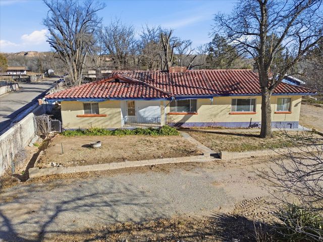 1414 Montana Vista Street, Espanola, NM 87532