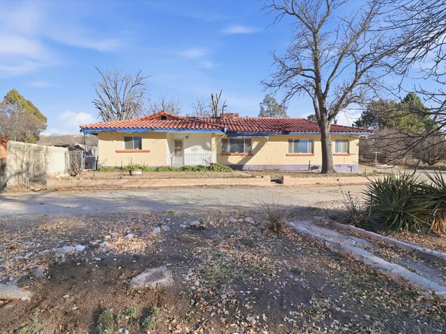 1414 Montana Vista Street, Espanola, NM 87532