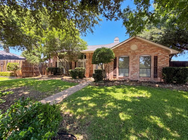 1613 Mullins Drive, Plano, TX 75025